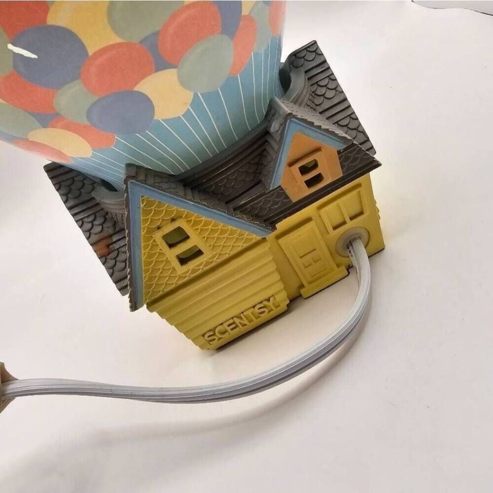 Scentsy Retired Disney Pixar UP Full Size Warmer Balloon House Carl Russel Kevin - Picture 6 of 11